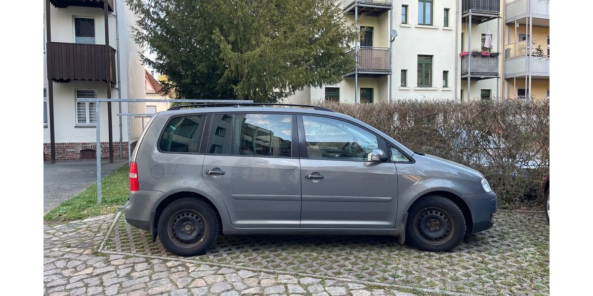 VW Touran 189.000 km 1.099 &euro; Markkleeberg 04416