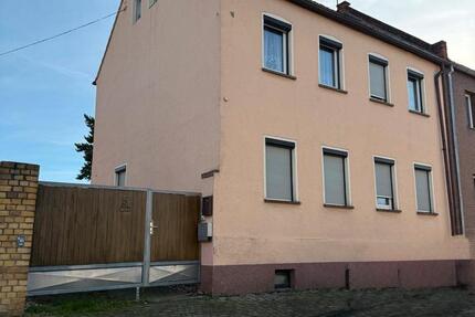 Haus Markranstädt - 4 Zimmer, 130 m&sup2;, 215.000&euro; | Angebot:25274481