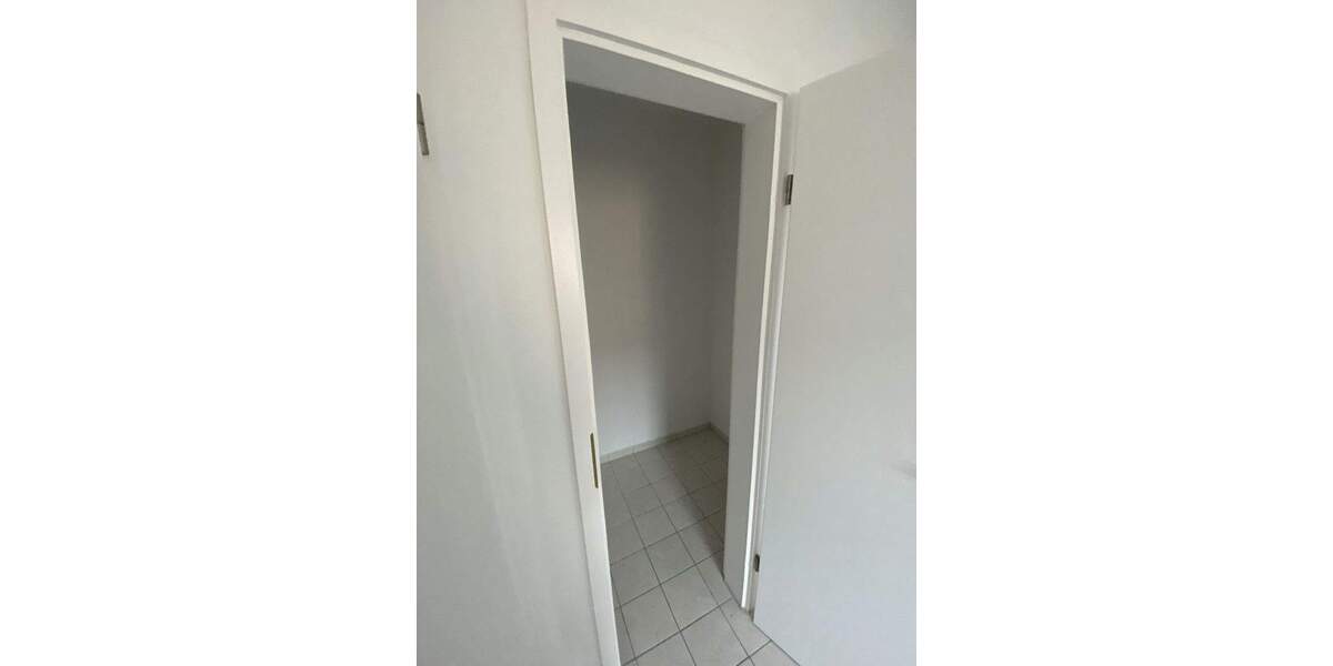Etagenwohnung Schkopau Ermlitz - 2 Zimmer, 62 m&sup2;, 530&euro; | Angebot:25734773