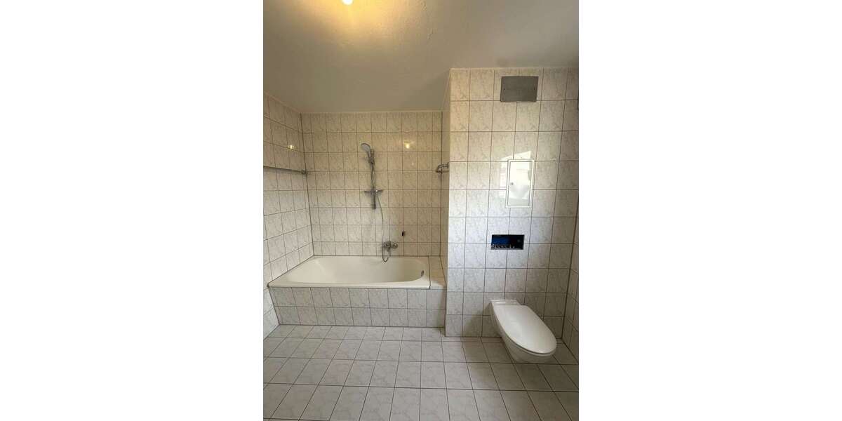 ++Frisch Sanierte Familienwohnung mit Aufzug++ 4 zimmer