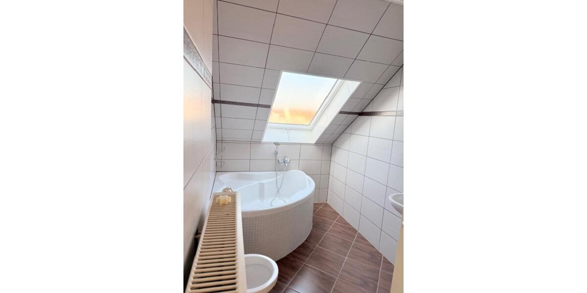 Dachgeschoßwohnung Zwenkau - 4 Zimmer, 90 m&sup2;, 680&euro; | Angebot:25363735