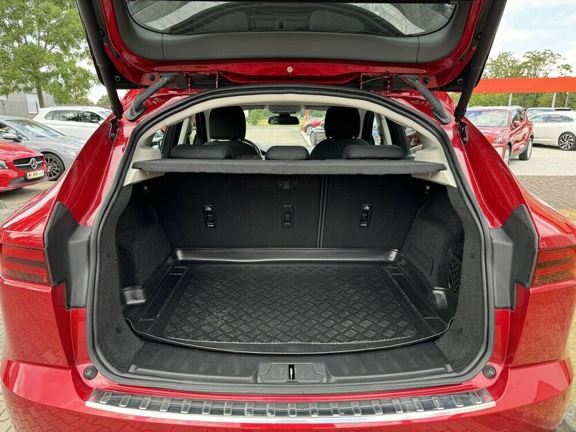 E-Pace P250 AWD /LED//DAB/Sound/Spur/Kamera/Ahk