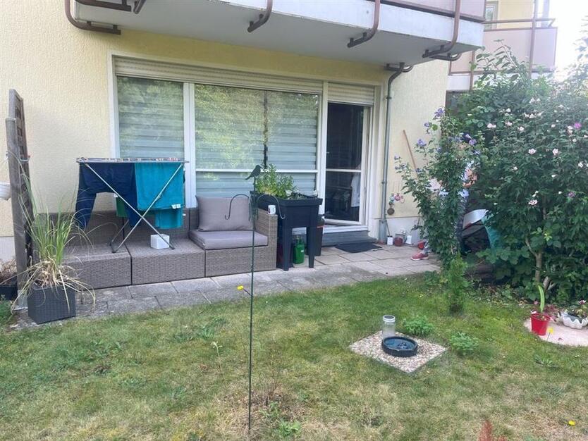 Attraktive Singlewohnung mit großem Gartenanteil, EBK und Stellplatz zimmer
