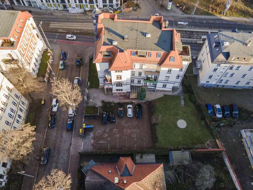 Zentrumsnahes Grundstück inkl. Baugenehmigung für freistehende Villa zimmer