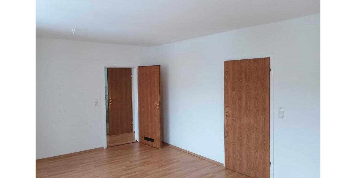Etagenwohnung Borna - 2.5 Zimmer, 61 m&sup2;, 396&euro; | Angebot:27631256