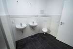 5-Zimmer-Wohnung mit Laminat, Wanne+Dusche
