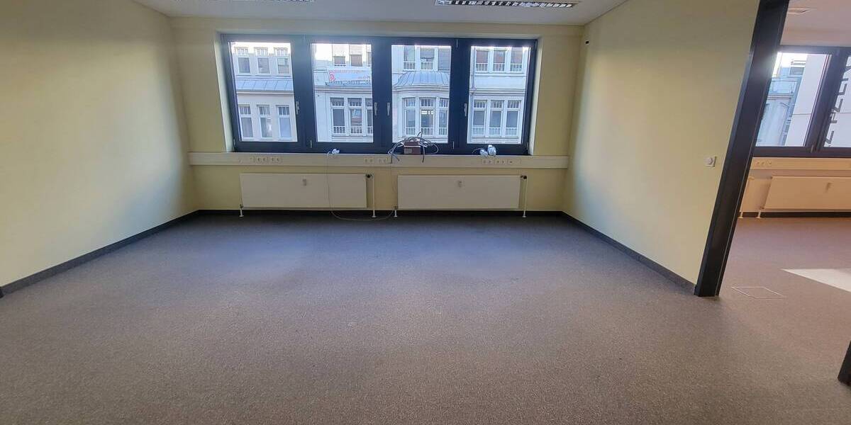 980 m² große BüroPraxisfläche in Zentrumsnähe 2 zimmer