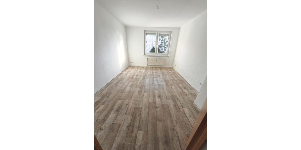 Etagenwohnung Groitzsch - 3 Zimmer, 59 m&sup2;, 446&euro; | Angebot:26424127