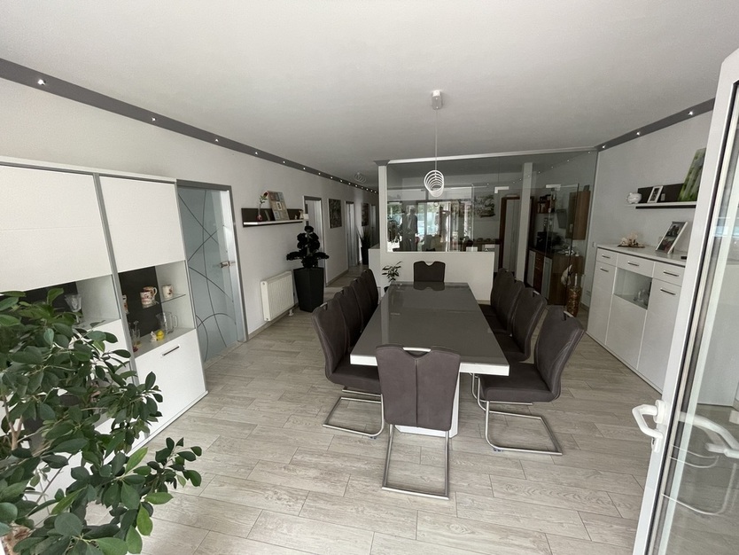 Traumhaftes Anwesen! modernes Wohnen und Arbeiten mit Pool, Einliegerwohnung, Werkstatt und mehr 5 zimmer