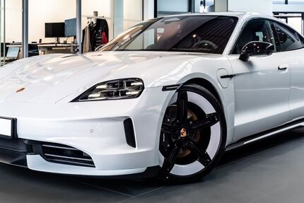 Porsche Taycan 7.900 km 104.800 &euro; Leipzig 04356