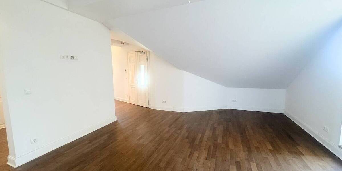 Etagenwohnung Leipzig Neustadt-Neuschönefeld - 4 Zimmer, 173 m&sup2;, 1.750&euro; | Angebot:26695803