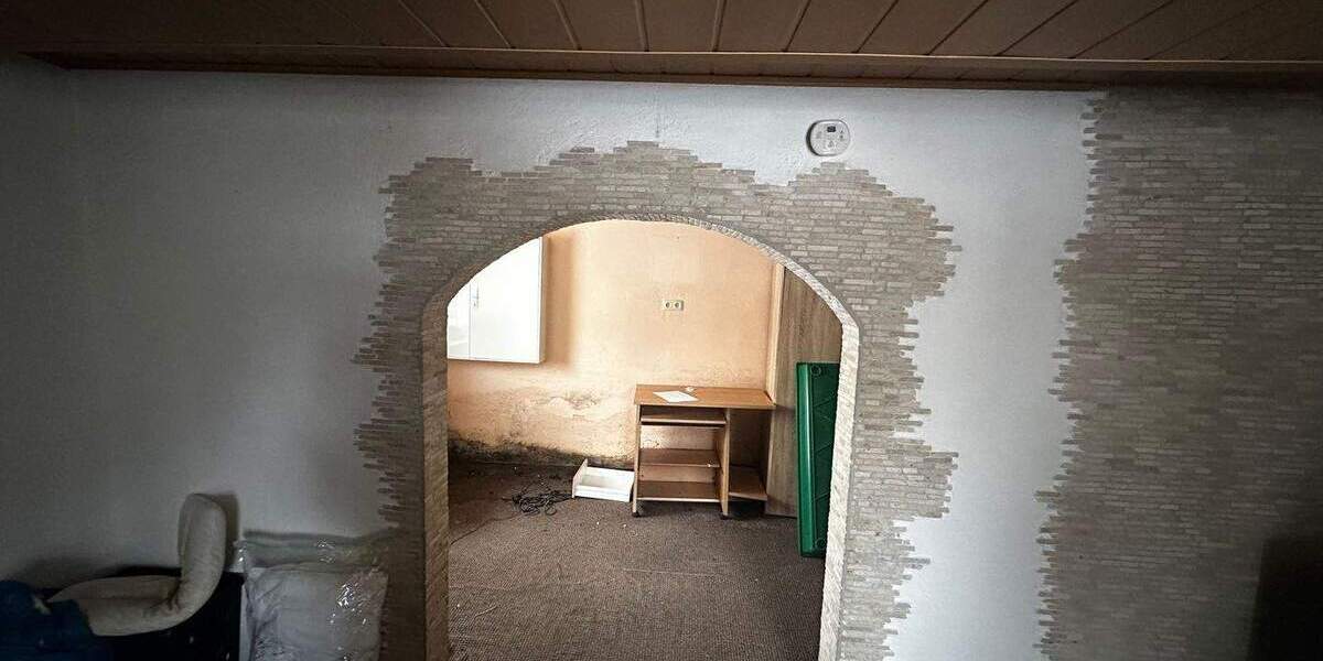 +++ Renovierungsbedürftiges Einfamilienhaus mit schönem Grundstück +++ 5 zimmer