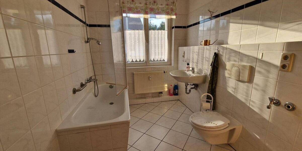 Etagenwohnung Zwenkau - 3 Zimmer, 64 m&sup2;, 115.000&euro; | Angebot:26694847