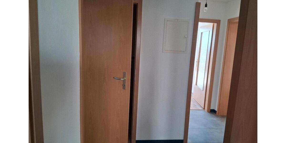 Erdgeschoßwohnung Hohenmölsen - 3 Zimmer, 70 m&sup2;, 750&euro; | Angebot:25649079
