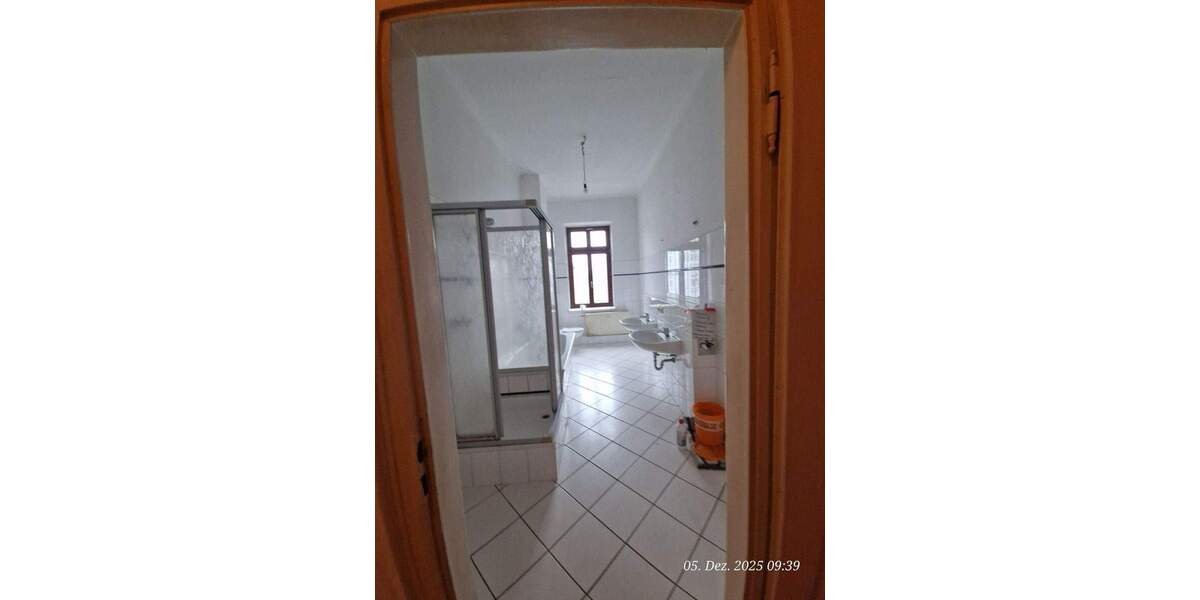 4-Raum-Wohnung mit Dielenboden und Stuckdecken 4 zimmer