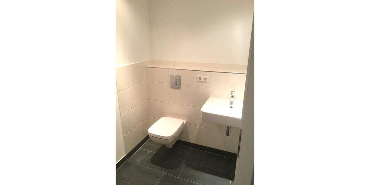 ZentrumOst - Tolle 4 Zi.-Whg., 3 Balkone, Parkett, FuBoHeizg., Lift -vermietet 4 zimmer