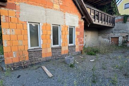 Haus mit Scheune in Falkenhain – Sanierungsobjekt 5 zimmer