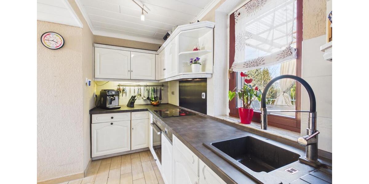 Einfamilienhaus Lützen - 7 Zimmer, 224 m&sup2;, 299.900&euro; | Angebot:26693246