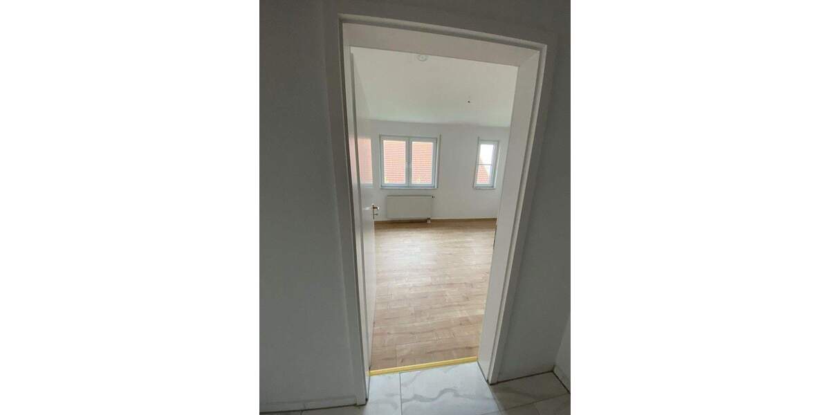 Etagenwohnung Schkopau Ermlitz - 2 Zimmer, 62 m&sup2;, 530&euro; | Angebot:25734773