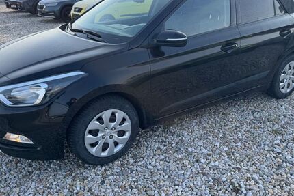 Hyundai i20 87.924 km 7.999 &euro; Taucha 04425