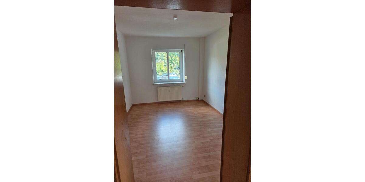 Erdgeschoßwohnung Böhlen - 3 Zimmer, 48 m&sup2;, 75.000&euro; | Angebot:27083979