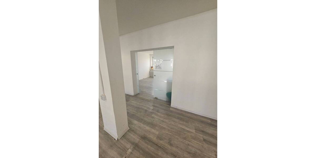 Bürofl. im Gewerbegebiet Böhlitz-Ehrenberg, 2 Räume, inkl. Küche, WC+ DU vorh., SP mögl. 3 zimmer