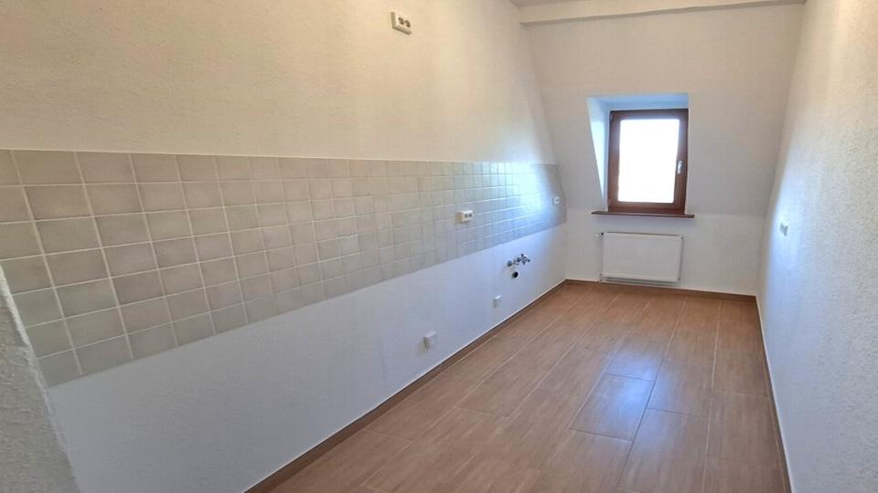 Dachgeschoßwohnung Leipzig Nordwest - 4 Zimmer, 90 m&sup2;, 999&euro; | Angebot:26678723