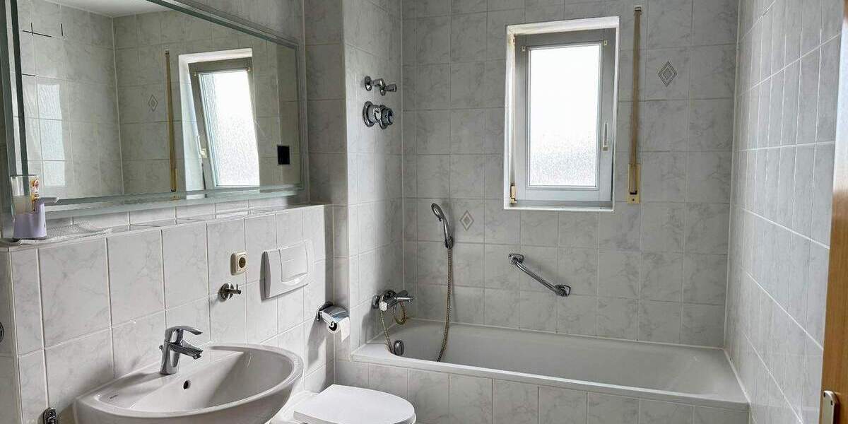 Etagenwohnung Schkeuditz Dölzig - 3 Zimmer, 76 m&sup2;, 170.000&euro; | Angebot:25701608