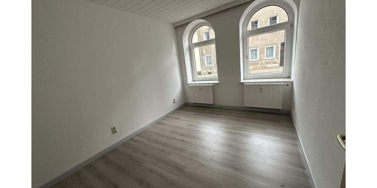Etagenwohnung Lützen - 4 Zimmer, 110 m&sup2;, 850&euro; | Angebot:25689034