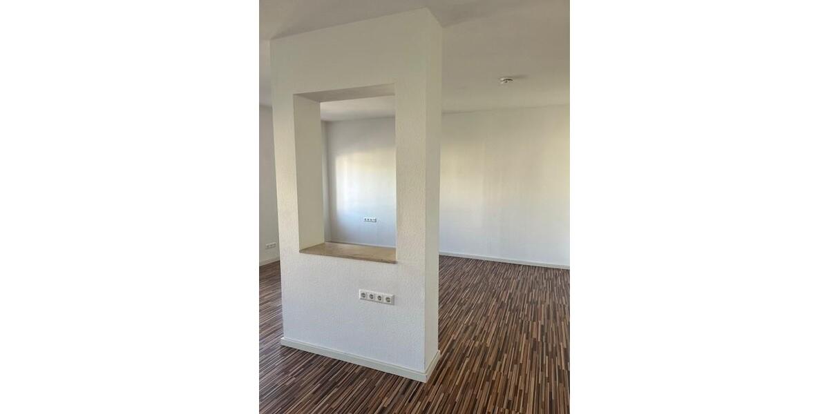 Etagenwohnung mit Balkon in ruhiger Wohngegend 4 zimmer