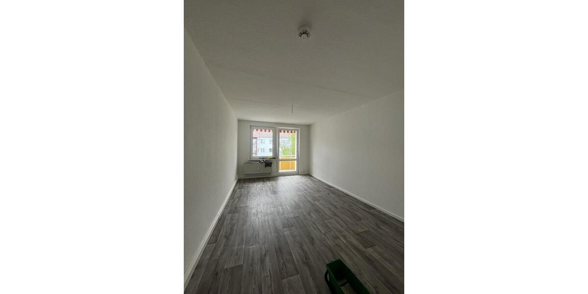 Etagenwohnung Hohenmölsen - 3 Zimmer, 60 m&sup2;, 392&euro; | Angebot:26423866