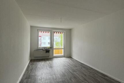 Wohnung Hohenmölsen - 3 Zimmer, 60 m&sup2;, 392&euro; | Angebot:26423866