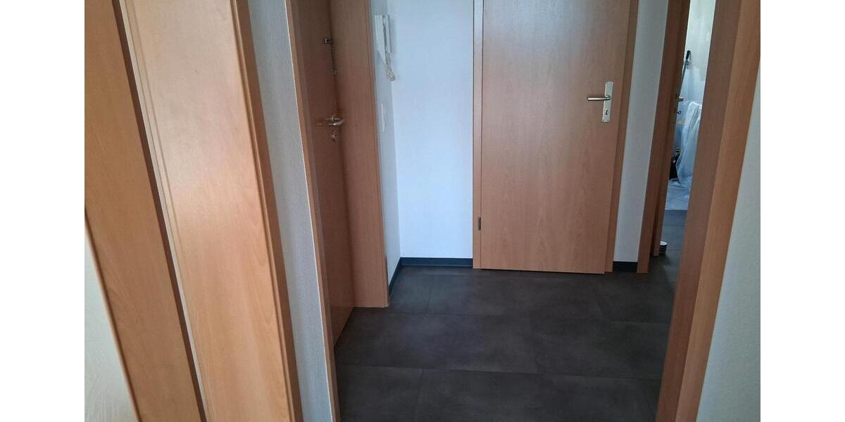 Erdgeschoßwohnung Hohenmölsen - 3 Zimmer, 70 m&sup2;, 750&euro; | Angebot:25649079