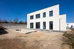 Traumhaus zu vermieten! Neugebaute 277m²-Villa mit Pool, Sauna und Kamin am Zwenkauer See!
