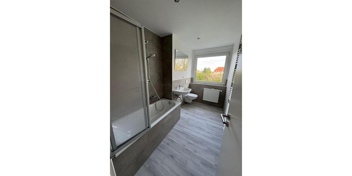 Große 4-Zimmer Wohnung in grüner Umgebung, optional mit Garten und Garage 4 zimmer