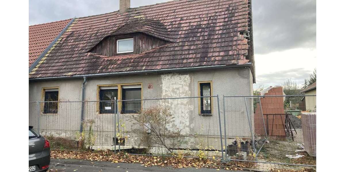 Einfamilienhaus Zwenkau - 4 Zimmer, 133 m&sup2;, 180.000&euro; | Angebot:25224780