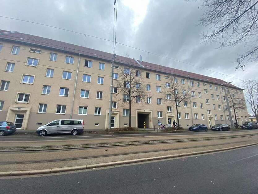 Wohnung zum Mieten in Leipzig 300 € 29.29 m²
