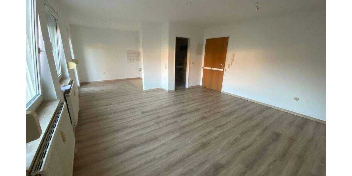 Schönefeld-Abtnaundorf * helle 1 Zi.-Whg. mit Balkon* Duschbad* offne Küche* *Keller 1 zimmer