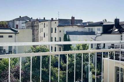Wohnung zum Mieten in Halle 330 € 33.05 m²