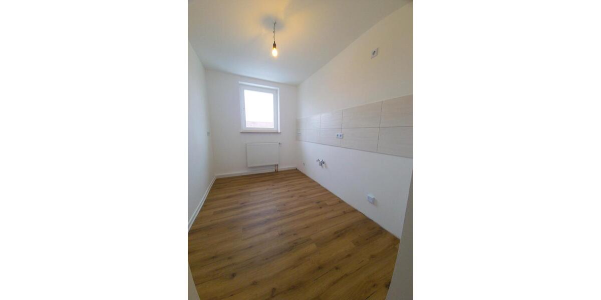 Etagenwohnung Hohenmölsen - 3 Zimmer, 61 m&sup2;, 70.000&euro; | Angebot:26701386