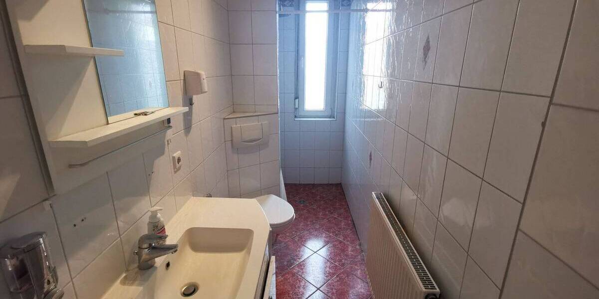 Arbeiten und Wohnen, kleines MFH oder Mehrgenerationenhaus - teilsaniert, individuell gestaltbar 9 zimmer