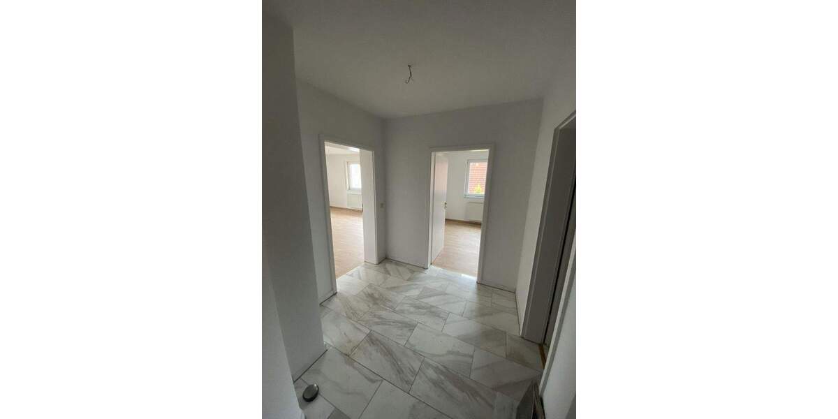 Etagenwohnung Schkopau Ermlitz - 2 Zimmer, 62 m&sup2;, 530&euro; | Angebot:25734773