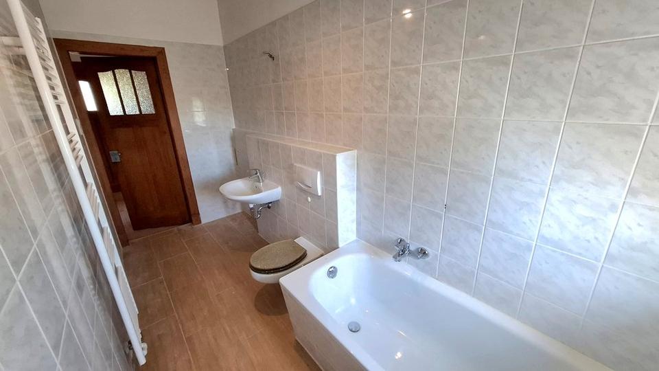 Dachgeschoßwohnung Leipzig Nordwest - 4 Zimmer, 90 m&sup2;, 999&euro; | Angebot:26678723