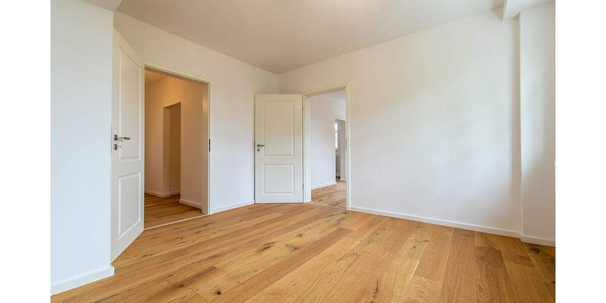 Wohnen bei Leipzig: 2 Zimmer, Bad neu, Echtholz-Parkett, PKW-Stellplatz 2 zimmer