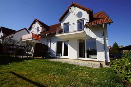 Gepflegte Doppelhaushälfte mit Keller und Stellplatz zwischen Halle (Saale) und Leipzig 4 zimmer