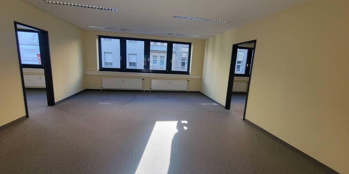 980 m² große BüroPraxisfläche in Zentrumsnähe 2 zimmer