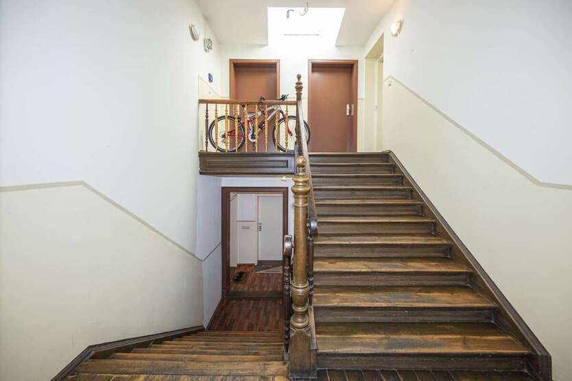 Bezugsfreie, charmante Dachgeschosswohnung mit Dachloggia - Aufzug vorhanden!! 2 zimmer