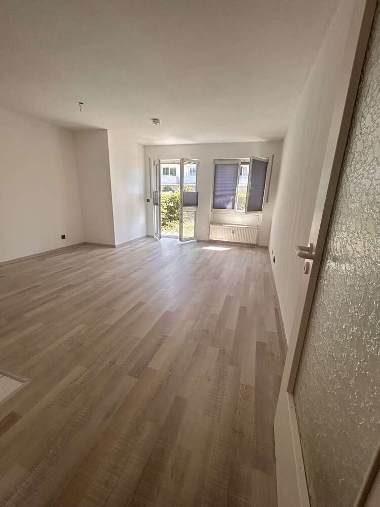 Wohnung zum Mieten in Leipzig 270 € 35.97 m²