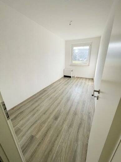 Etagenwohnung Eilenburg Eilenburg-Berg - 3 Zimmer, 58 m&sup2;, 300&euro; | Angebot:26489268