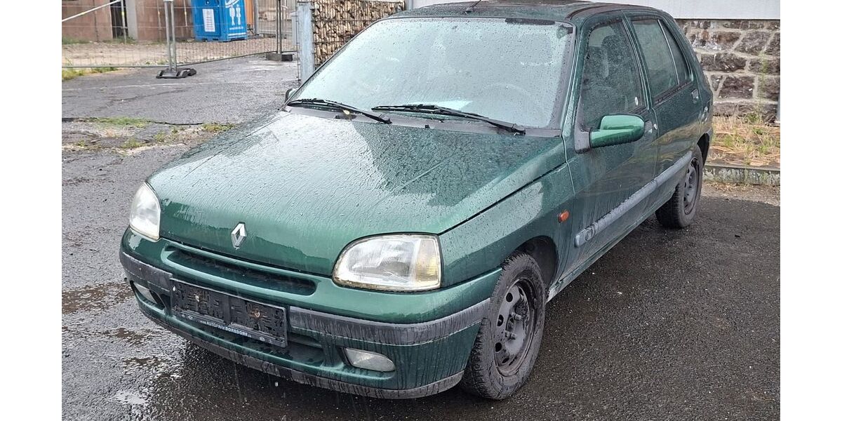 Renault Clio 119.989 km 1.200 &euro; Borna 04552
